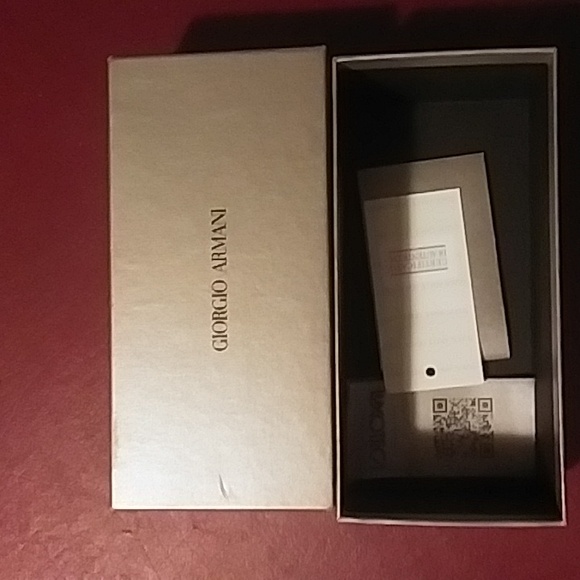 Georgio Armani sunglasses. Mirror tint. Black on black - Picture 4 of 6